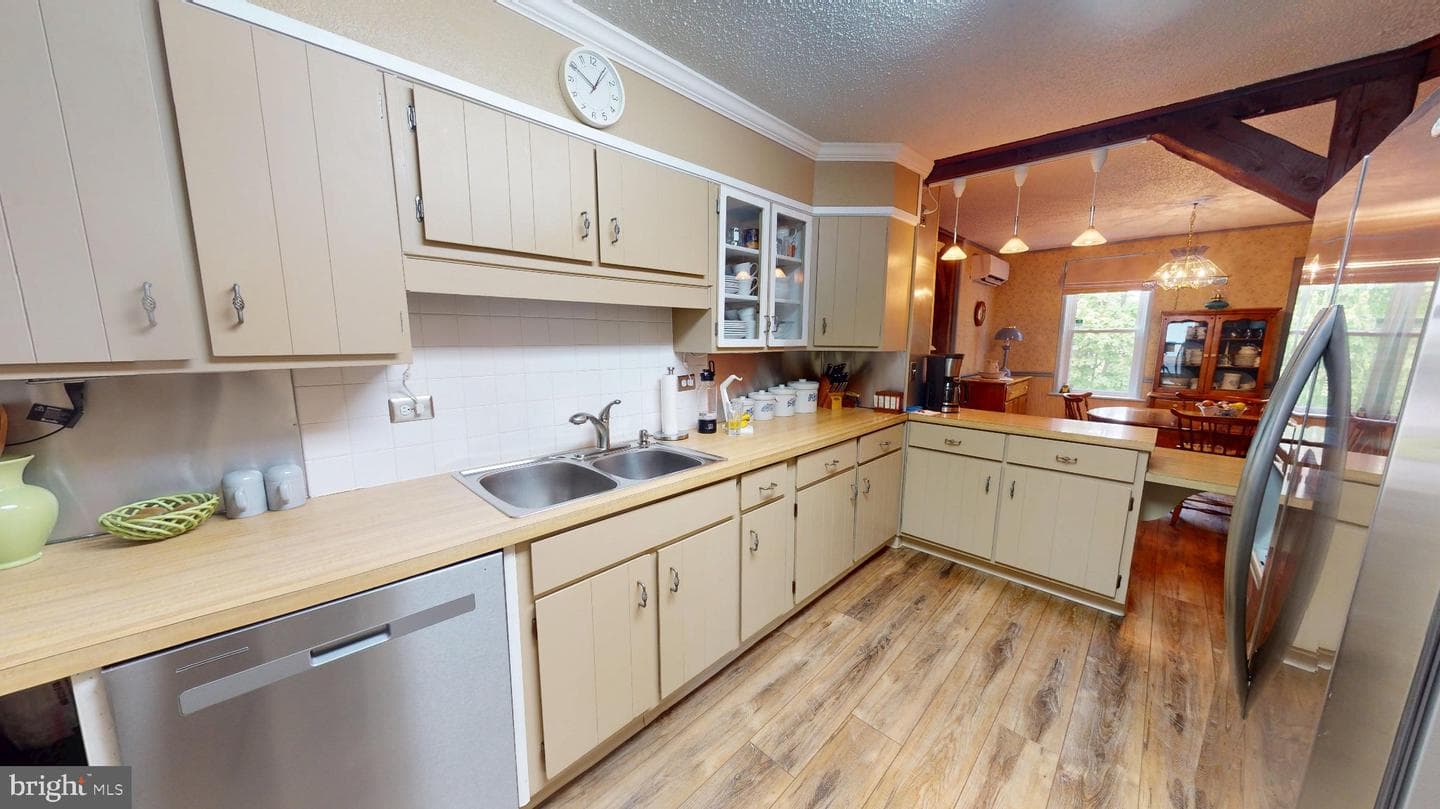 540 Wood Street photo 5