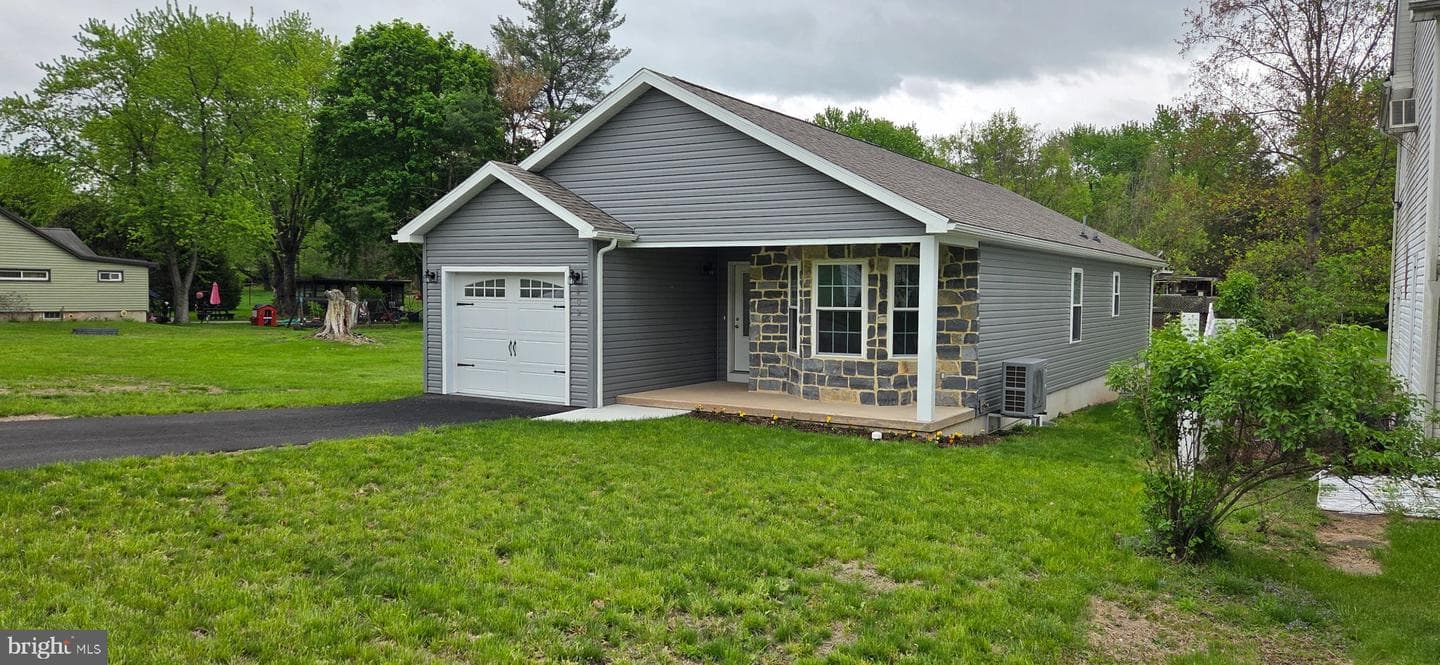 402 8th Avenue, Burnham