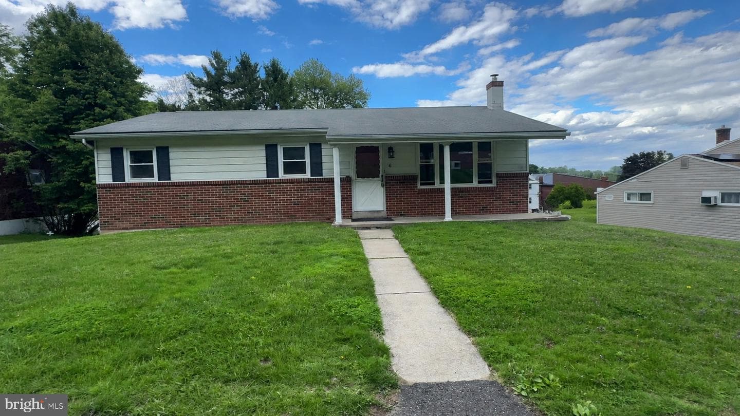 6 Pine Park Drive, Lewistown