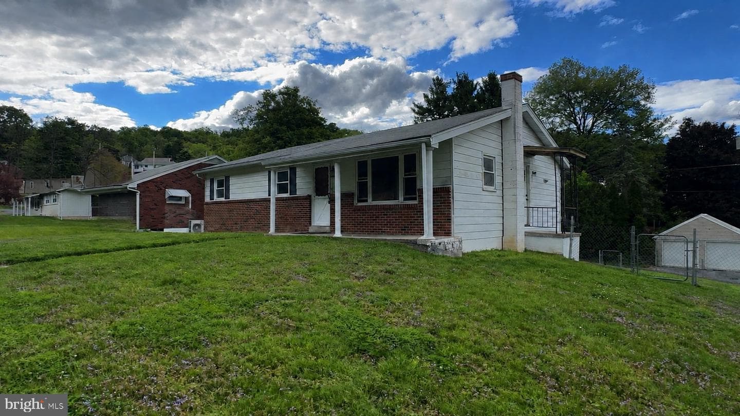 6 Pine Park Drive photo 3