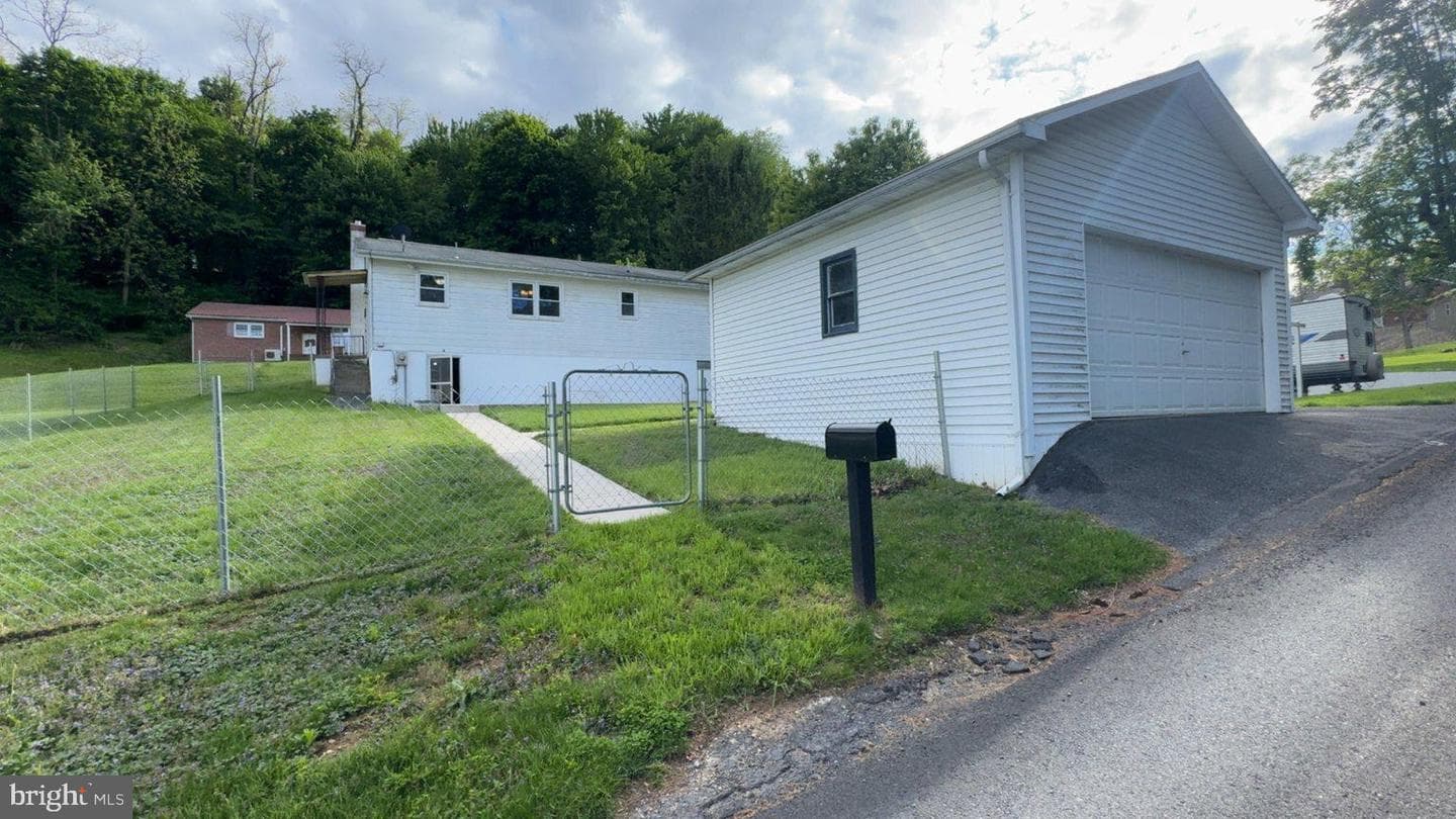 6 Pine Park Drive photo 8