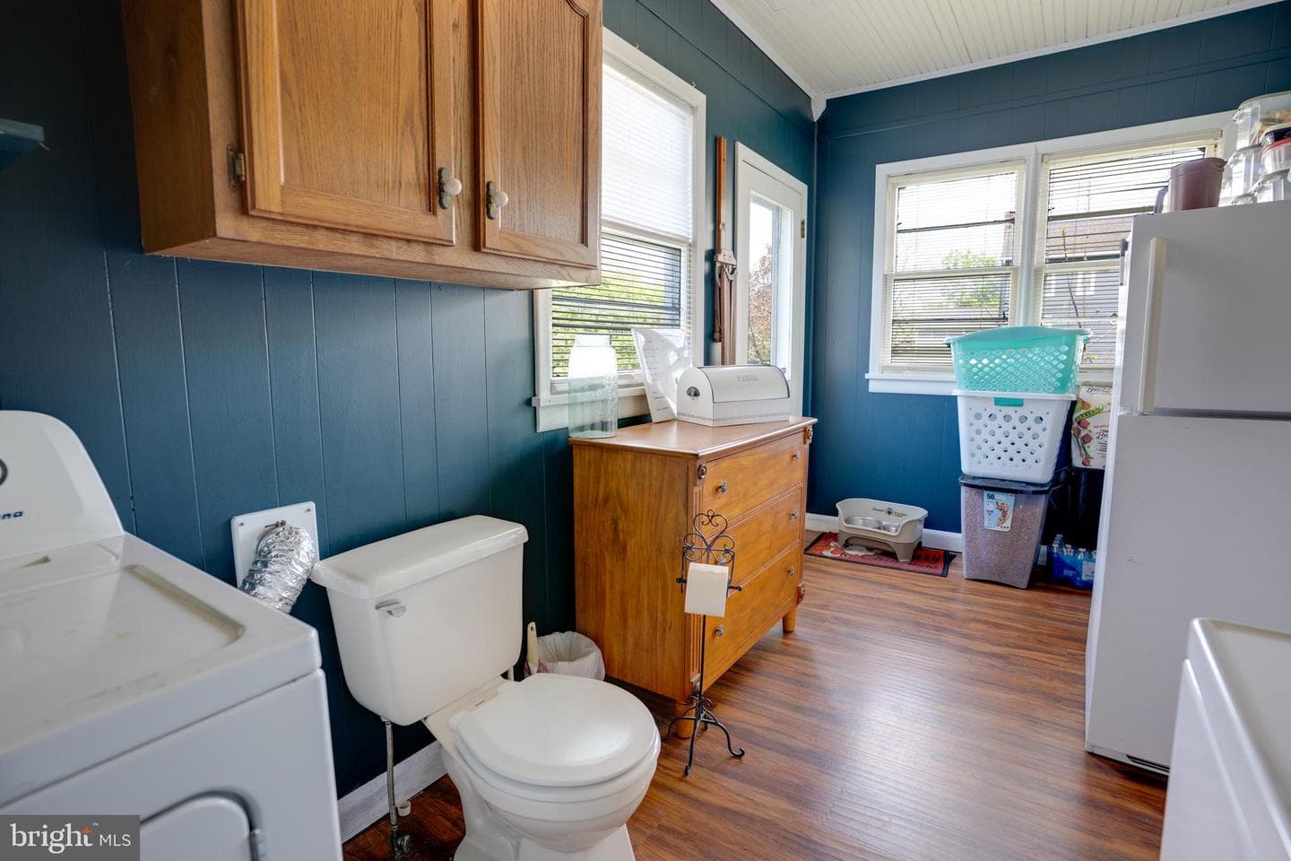 611 E Freedom Avenue photo 37