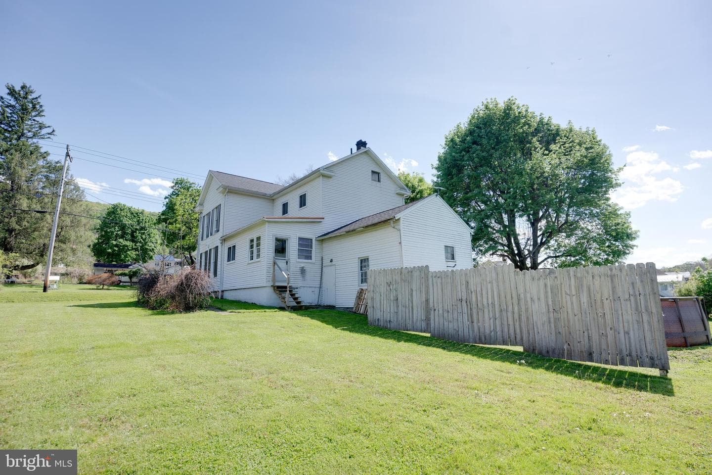 611 E Freedom Avenue photo 4