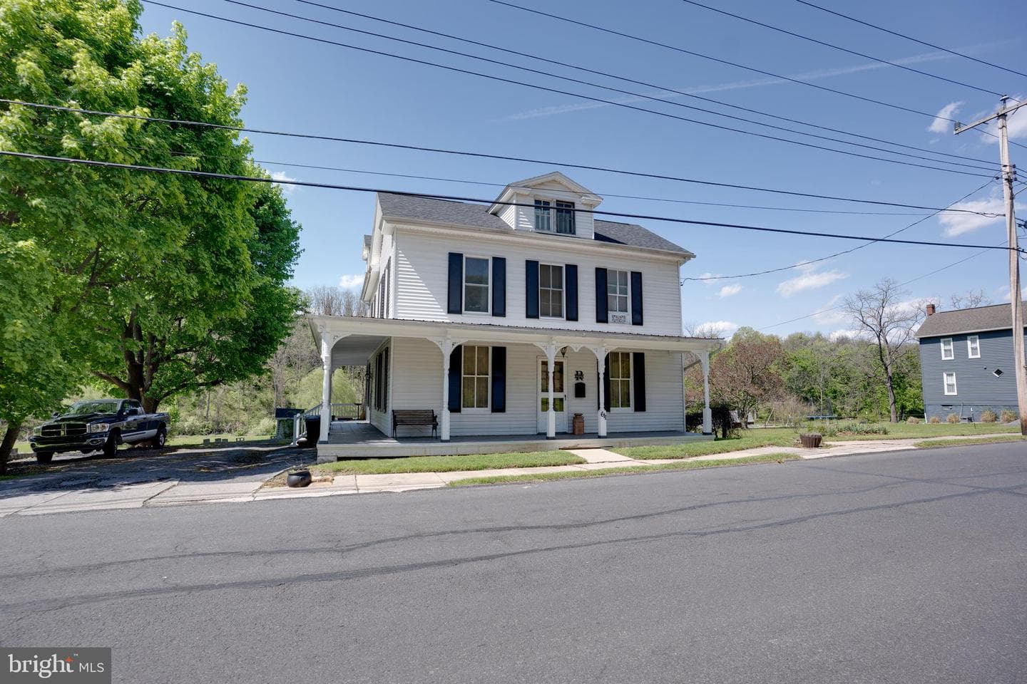 611 E Freedom Avenue photo 6