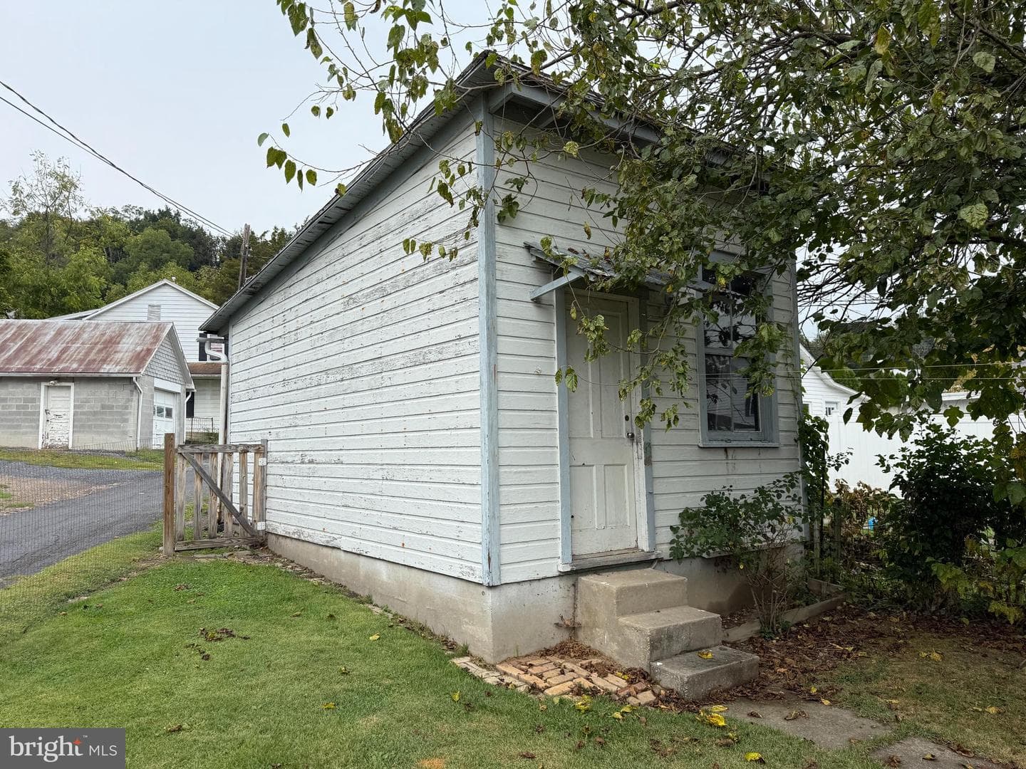 265 W 5th Street photo 23