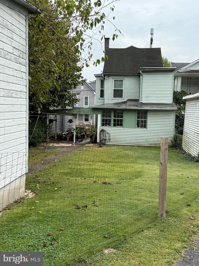 265 W 5th Street photo 25