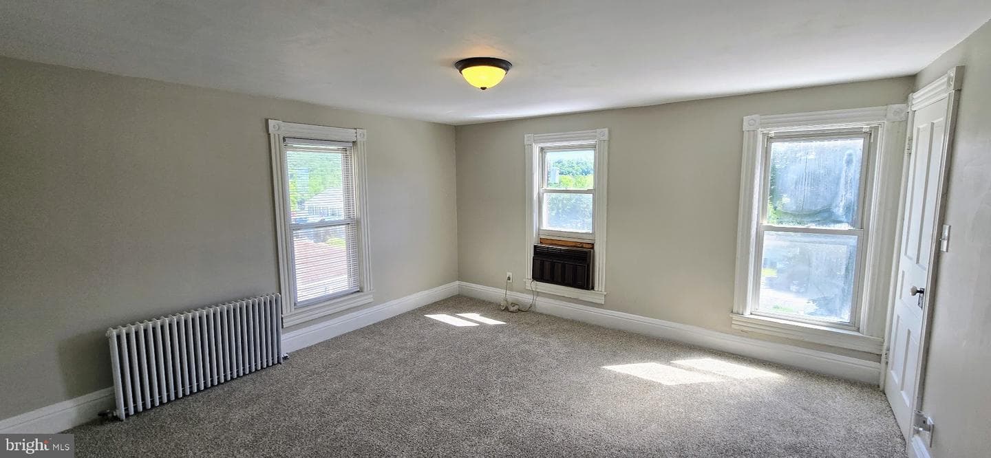 118 S Mann Avenue photo 8