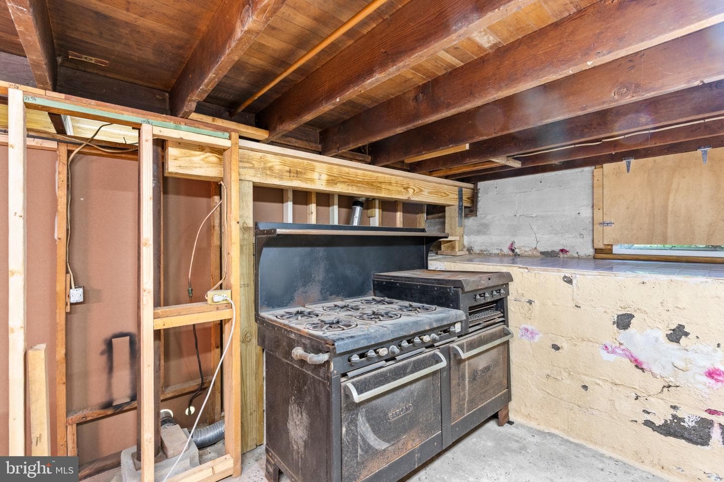 519 W 4th Street photo 34
