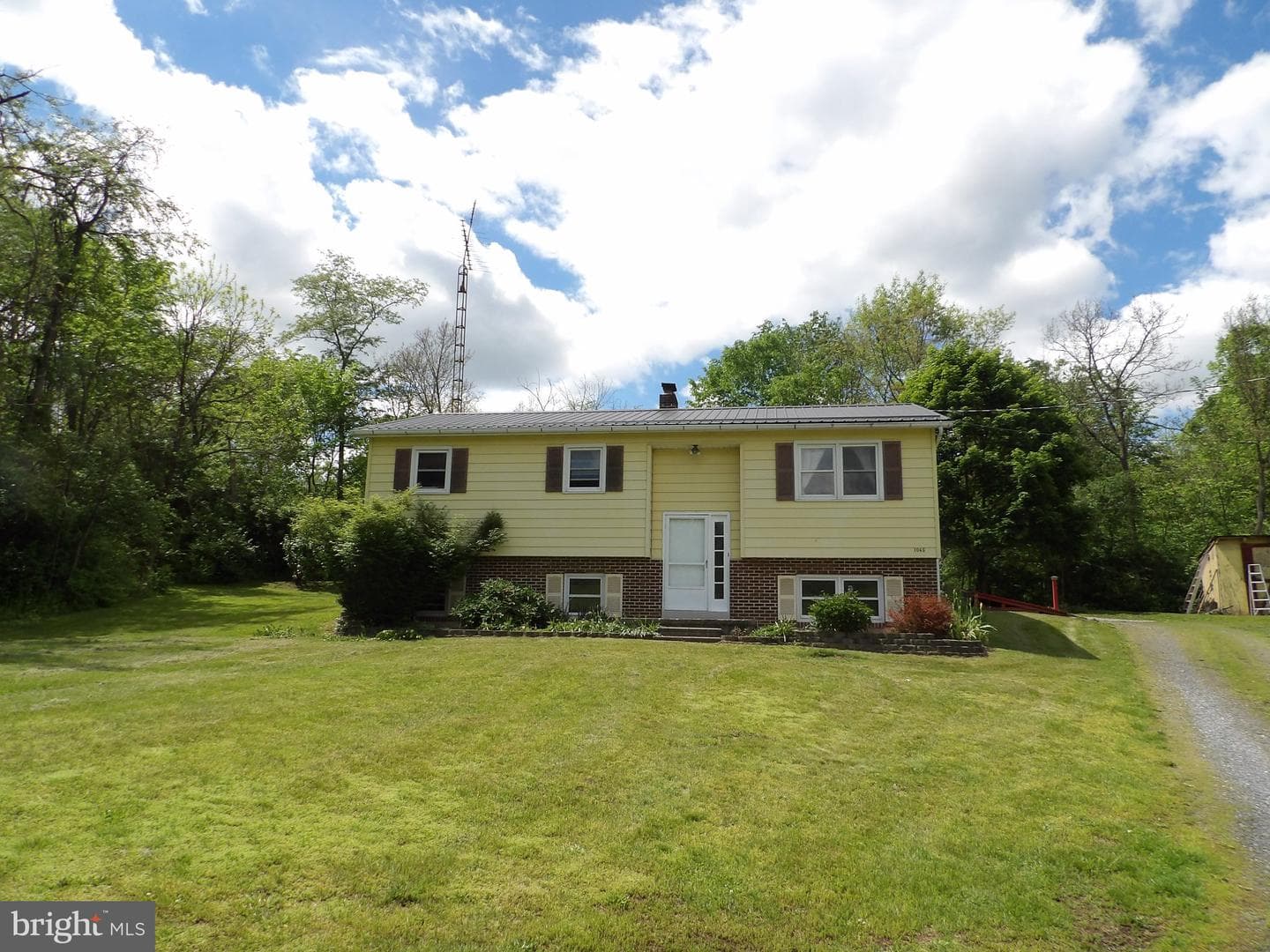 1045 Lockport Road photo 1