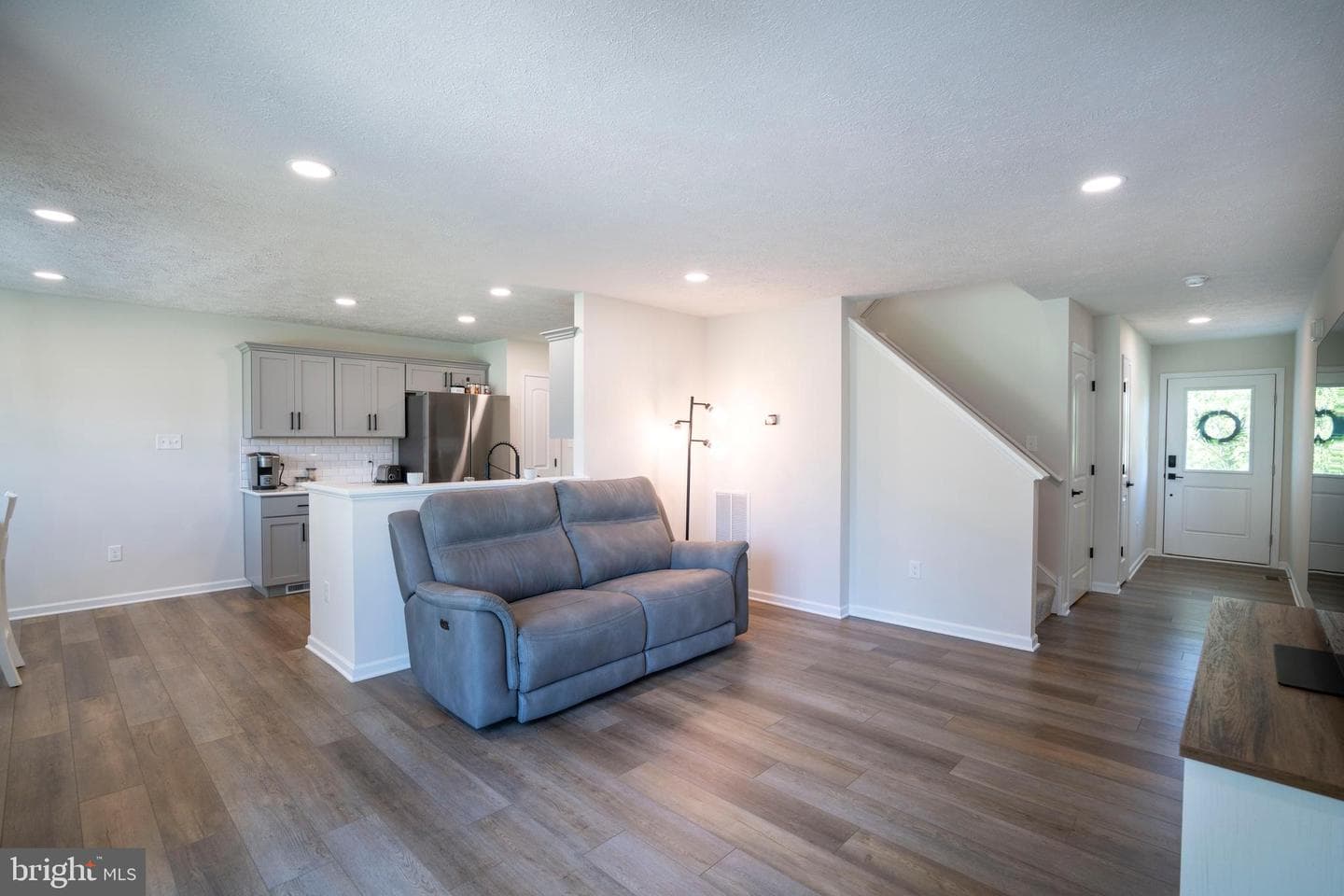 99 Hillside Drive photo 10