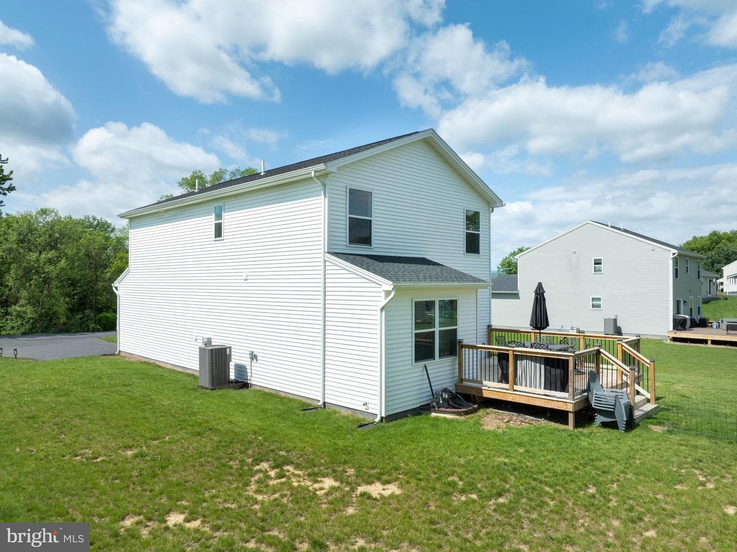 99 Hillside Drive photo 45