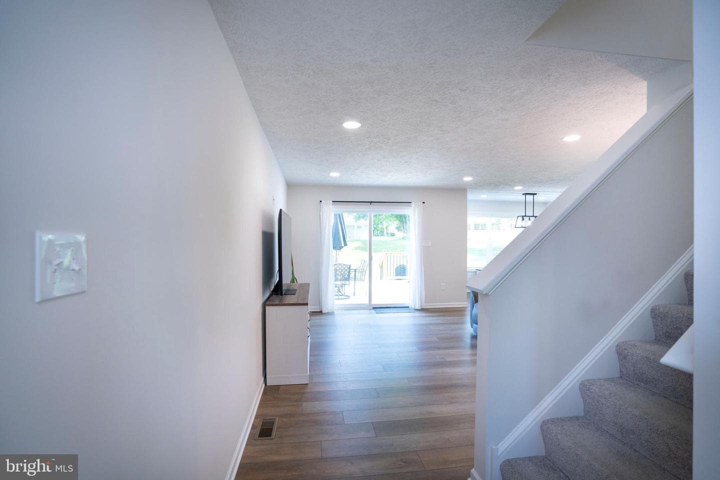 99 Hillside Drive photo 7