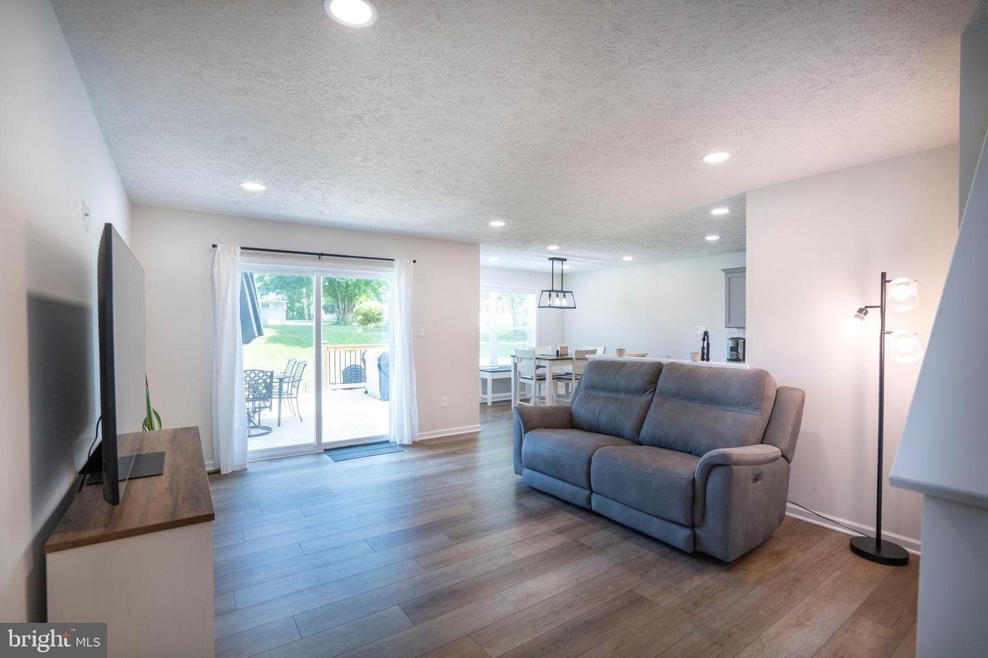 99 Hillside Drive photo 8