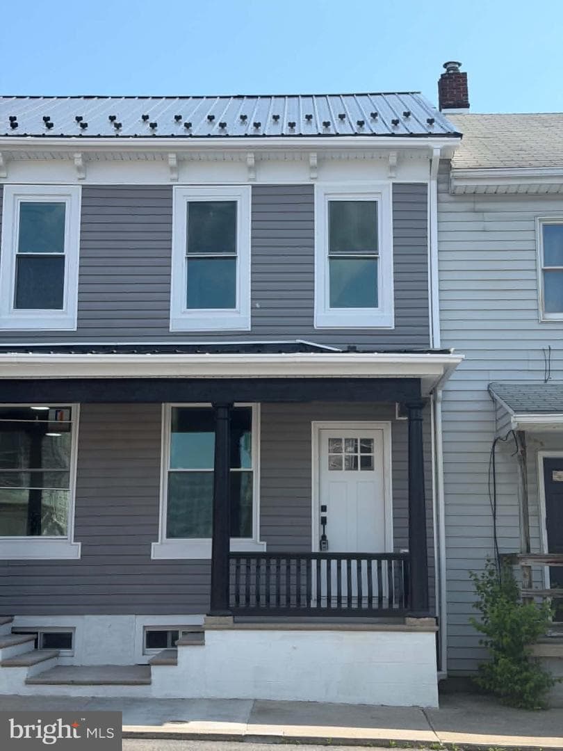 215 N Grand Street, Lewistown