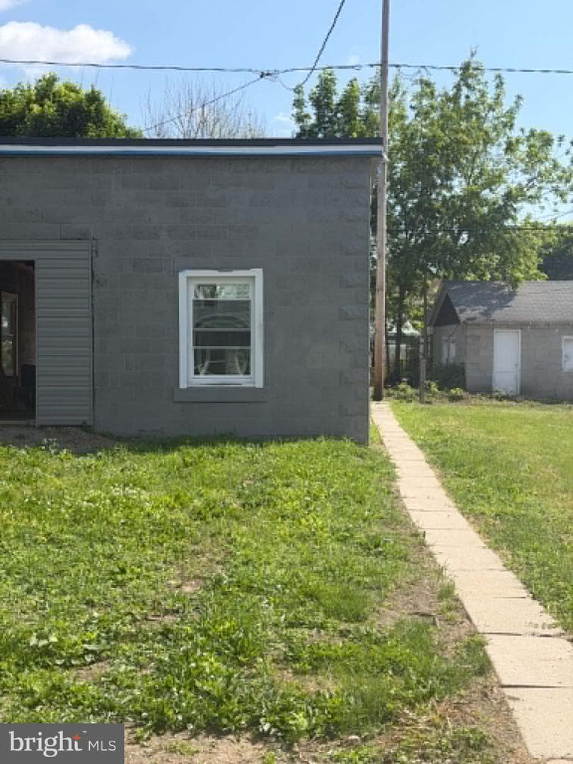 215 N Grand Street photo 3