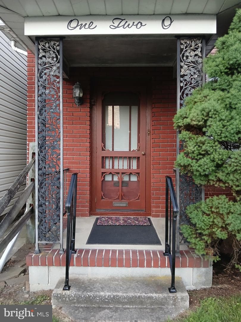 120 Shaw Avenue, Lewistown