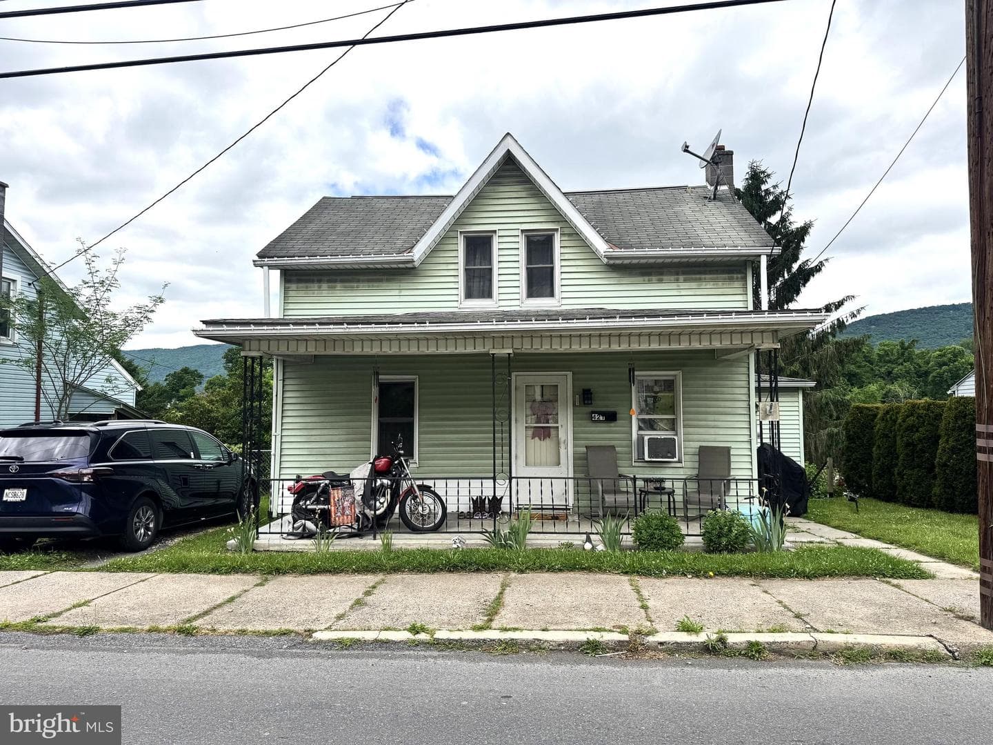 421 E Freedom Avenue, Burnham