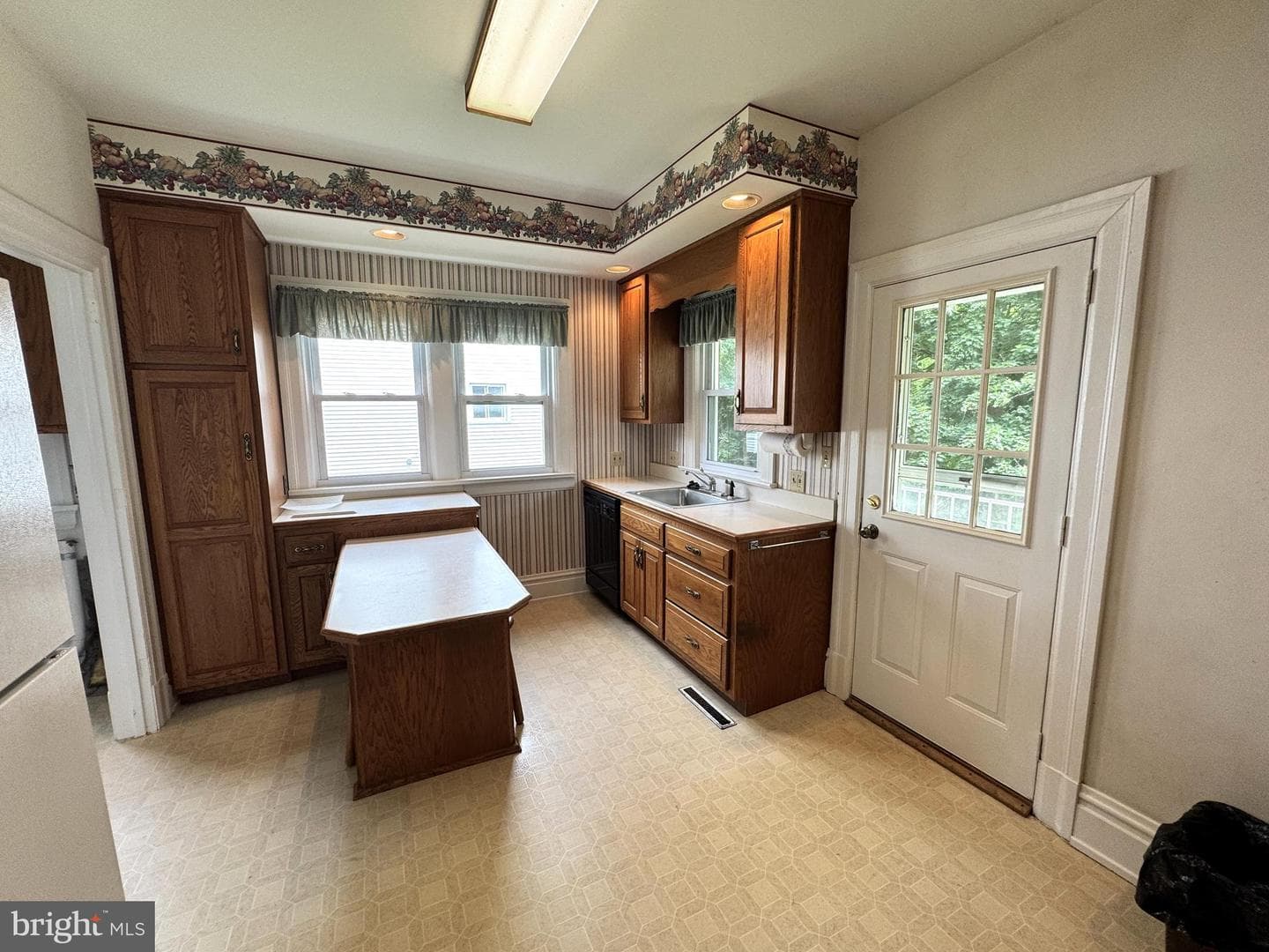 138 Walnut Street photo 11