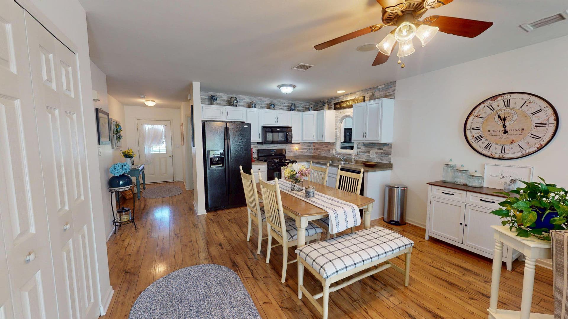 165 Cambridge Lane photo 5
