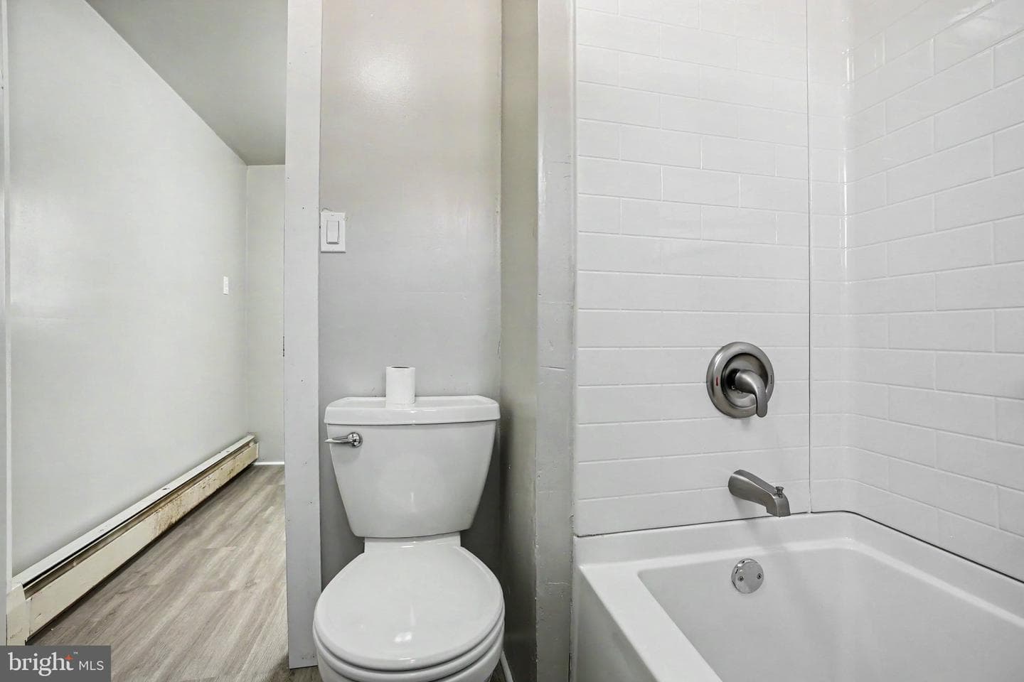1441 N River Road photo 10