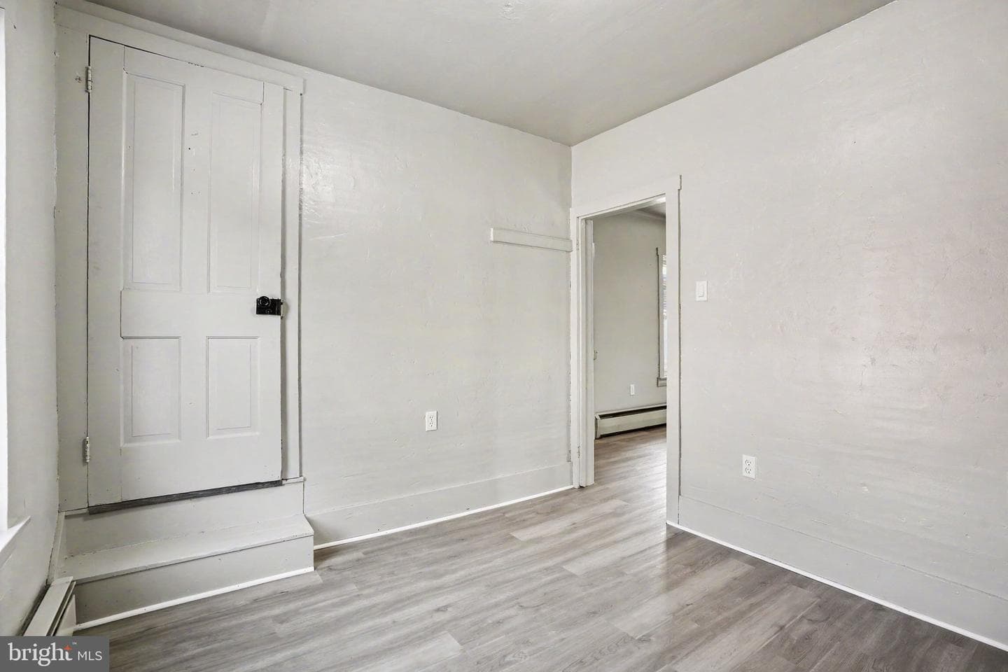 1441 N River Road photo 17