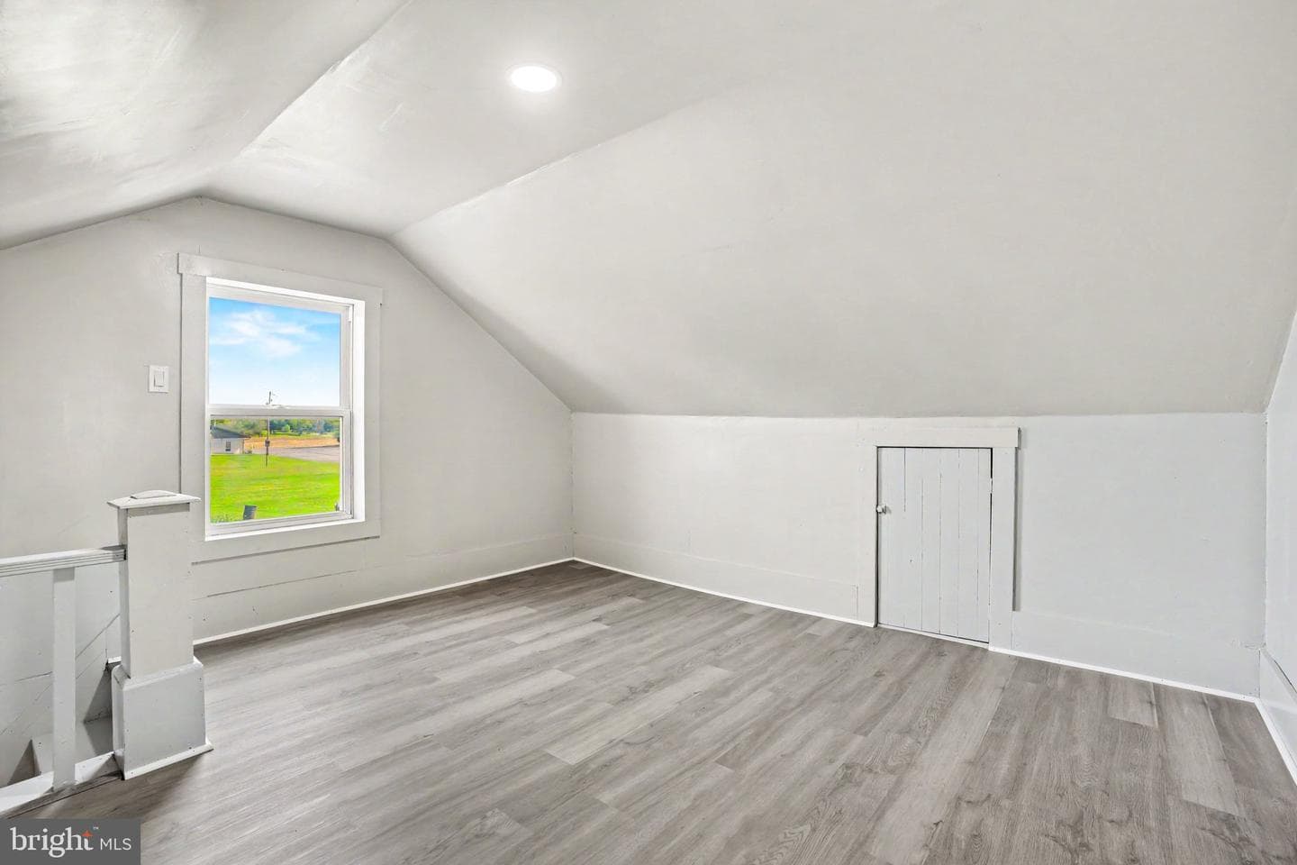 1441 N River Road photo 19