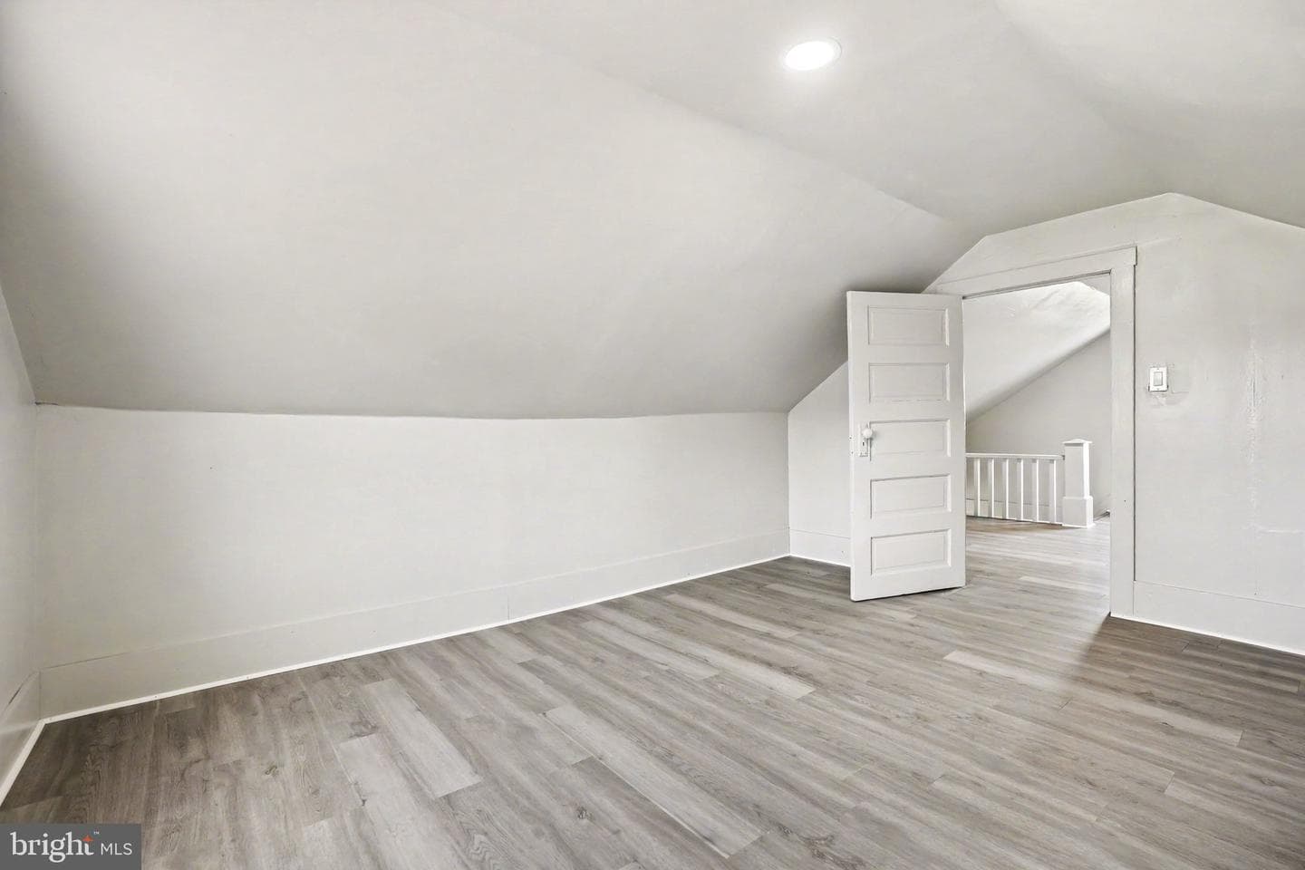 1441 N River Road photo 20