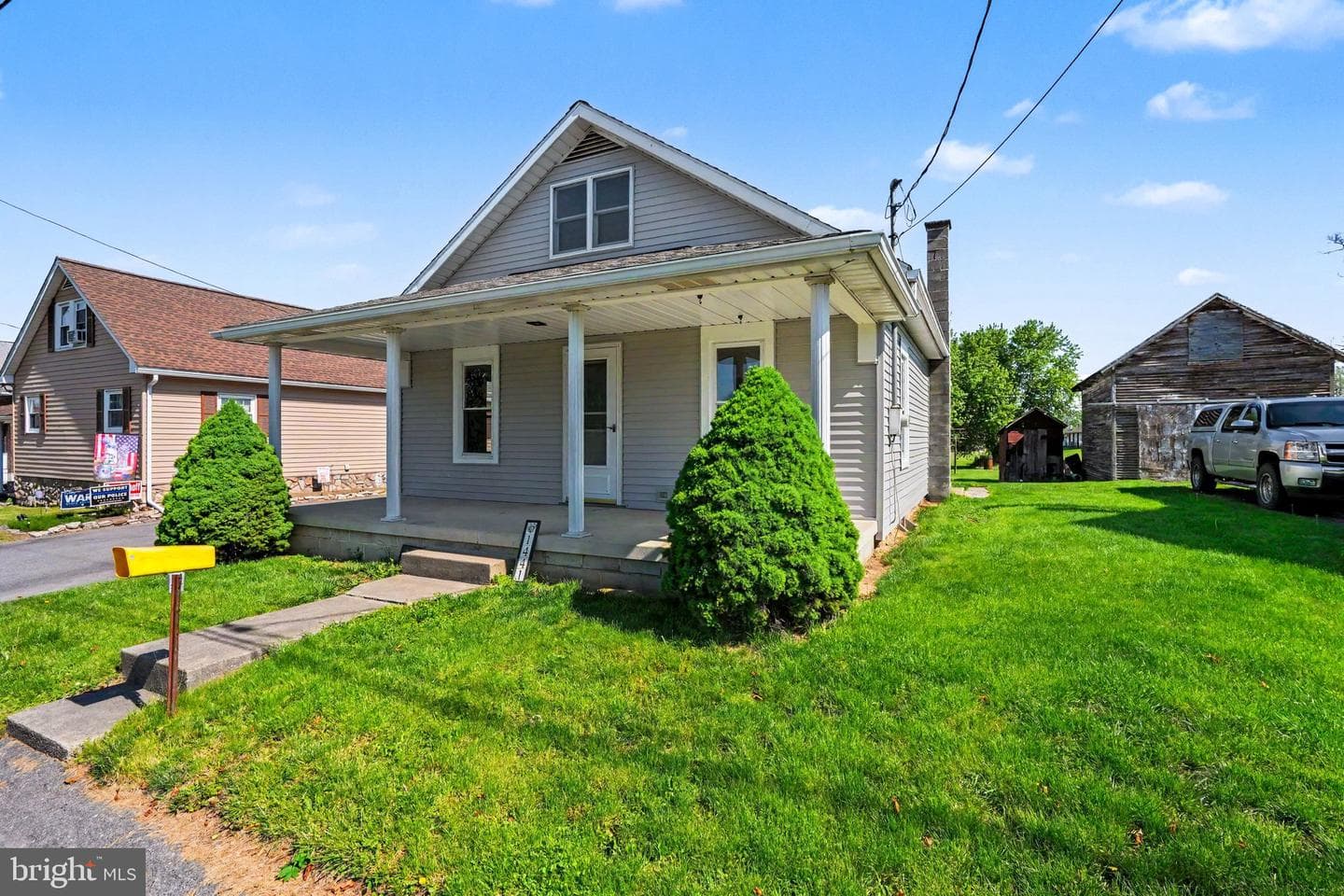 1441 N River Road photo 25