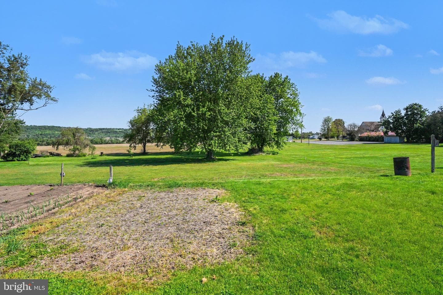 1441 N River Road photo 27