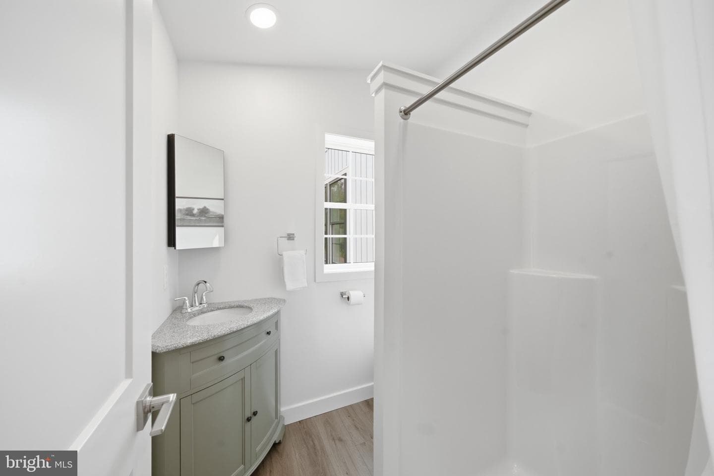 667 Summit Road photo 13