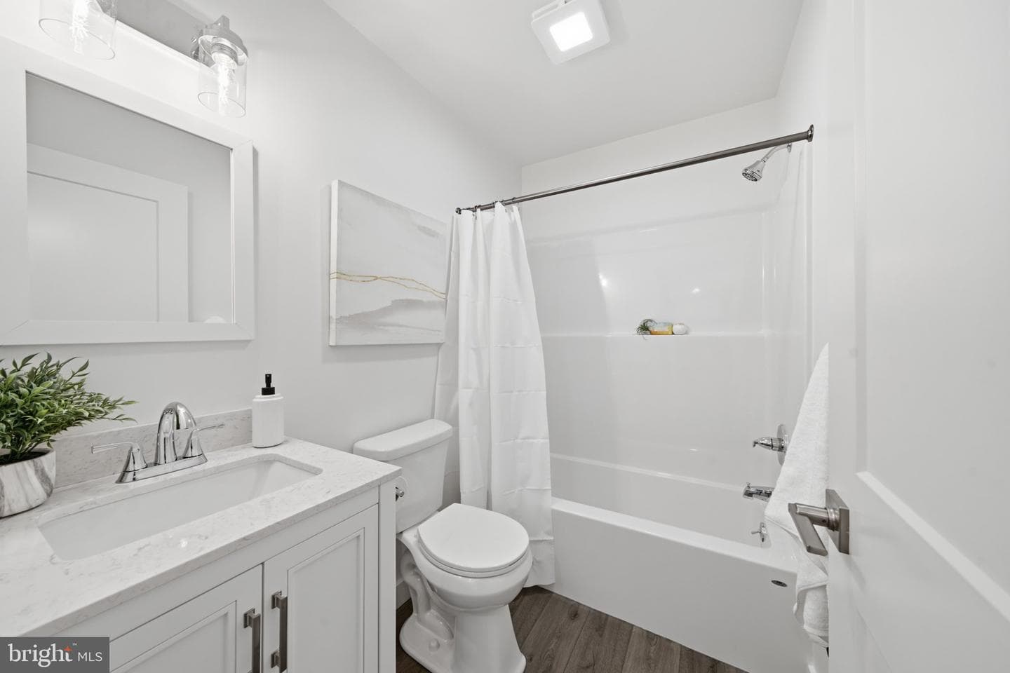 667 Summit Road photo 18