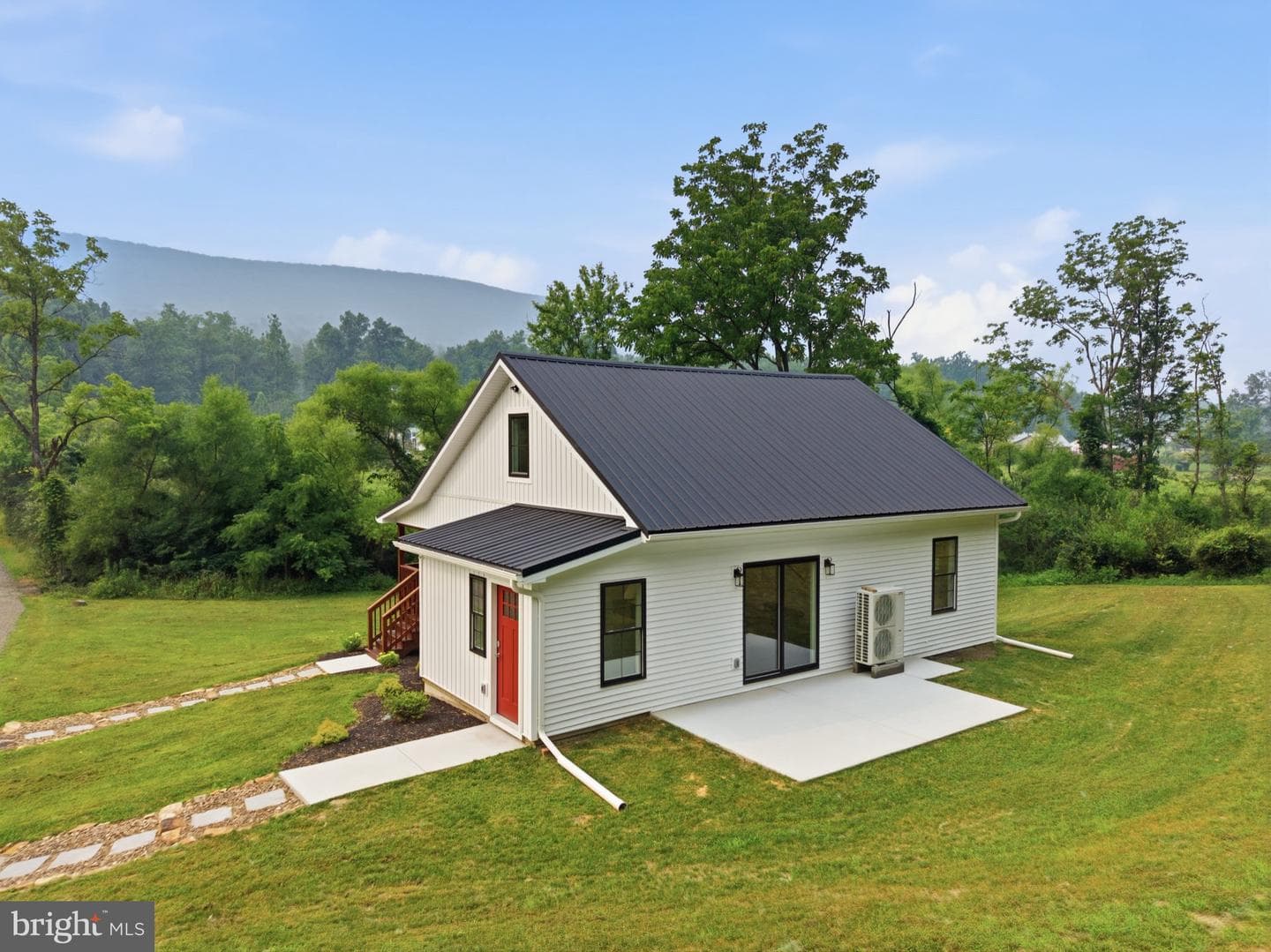 667 Summit Road photo 63