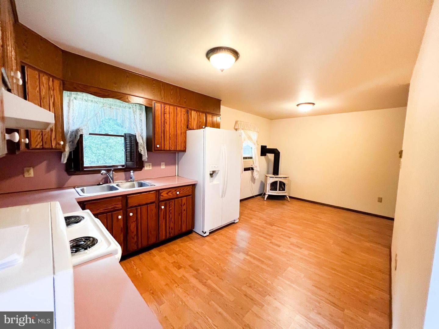 120 Liberty Lane photo 2