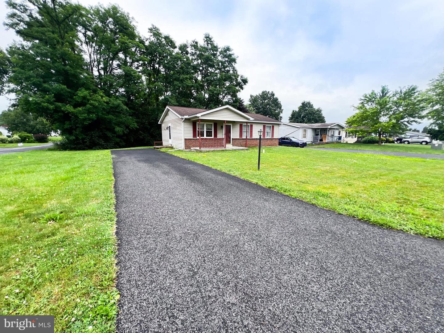 120 Liberty Lane photo 24
