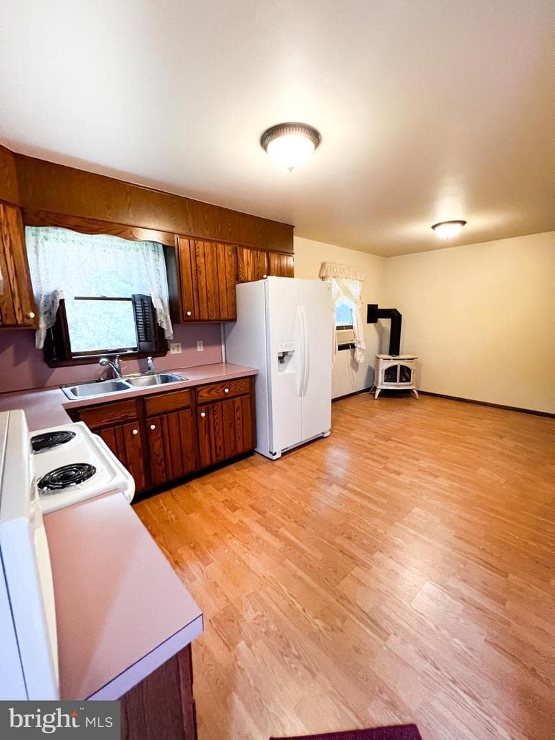 120 Liberty Lane photo 4