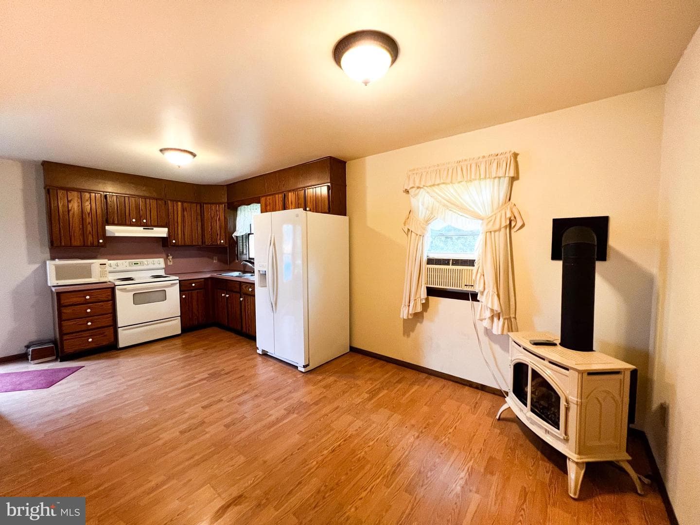 120 Liberty Lane photo 5