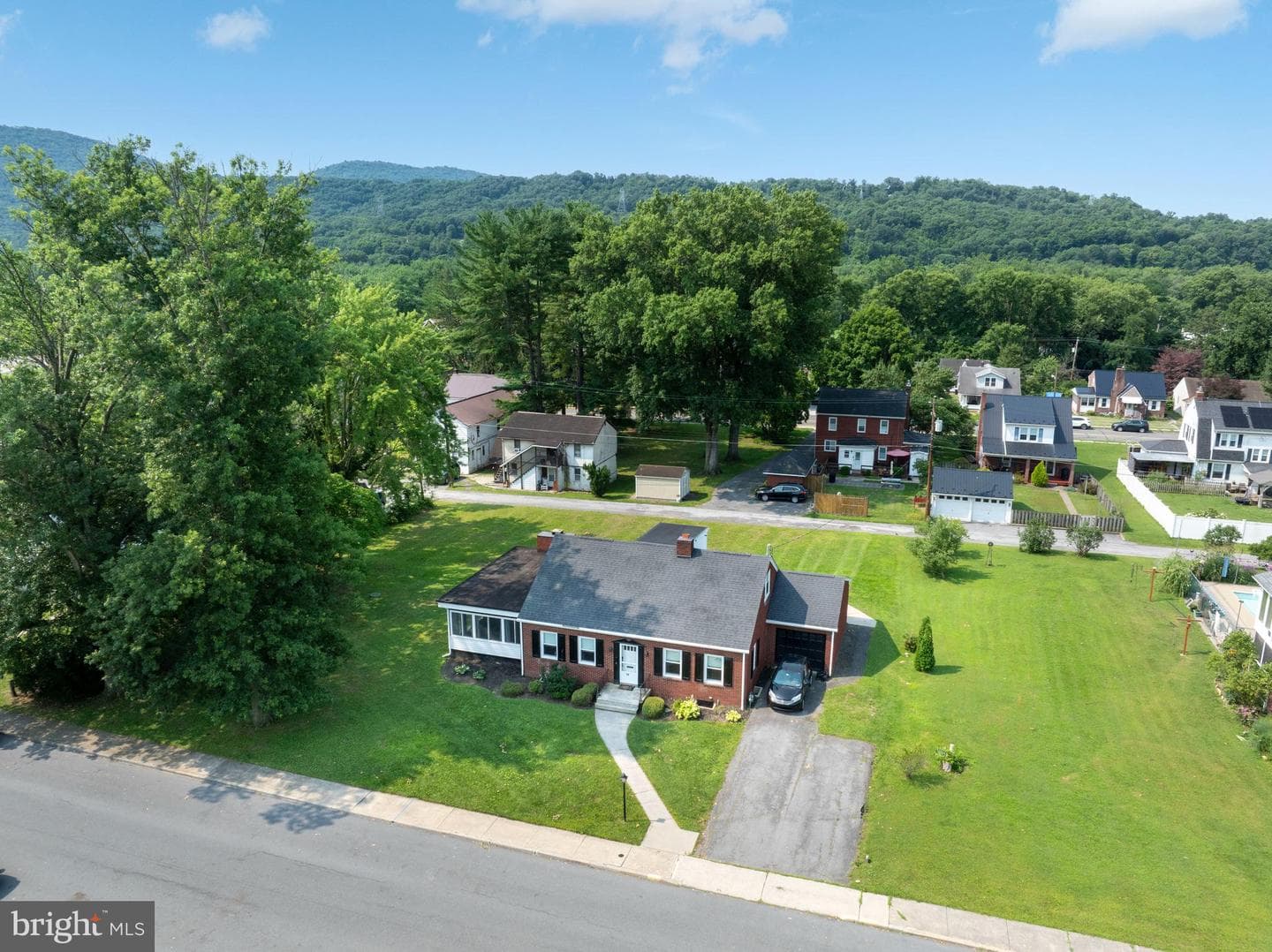 18 Sunset Road, Lewistown