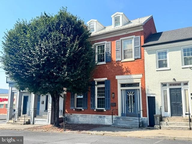 16 N Brown St, Lewistown
