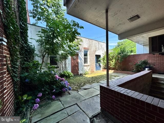 16 N Brown St photo 87