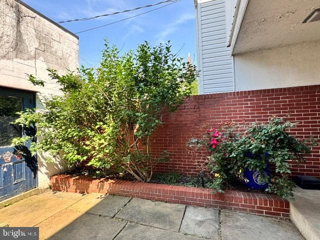 16 N Brown St photo 89