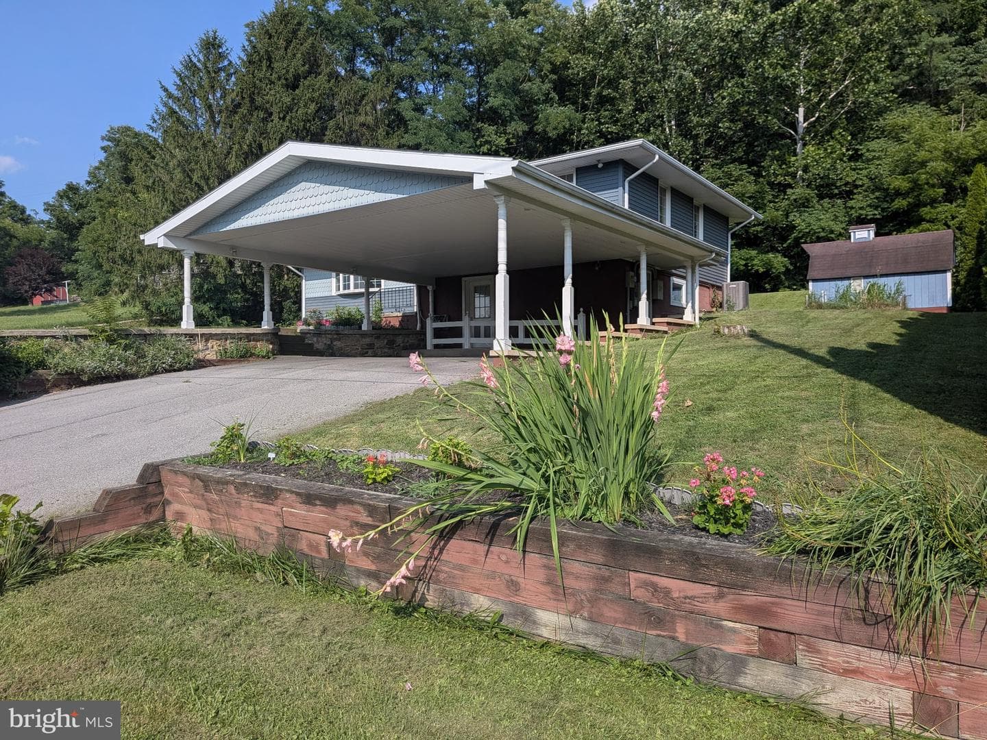 126 Brannon Lane photo 3