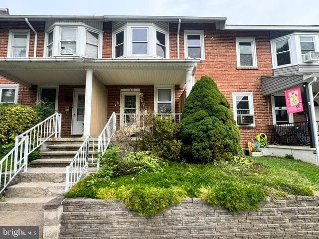106 Delaware Ave photo 3