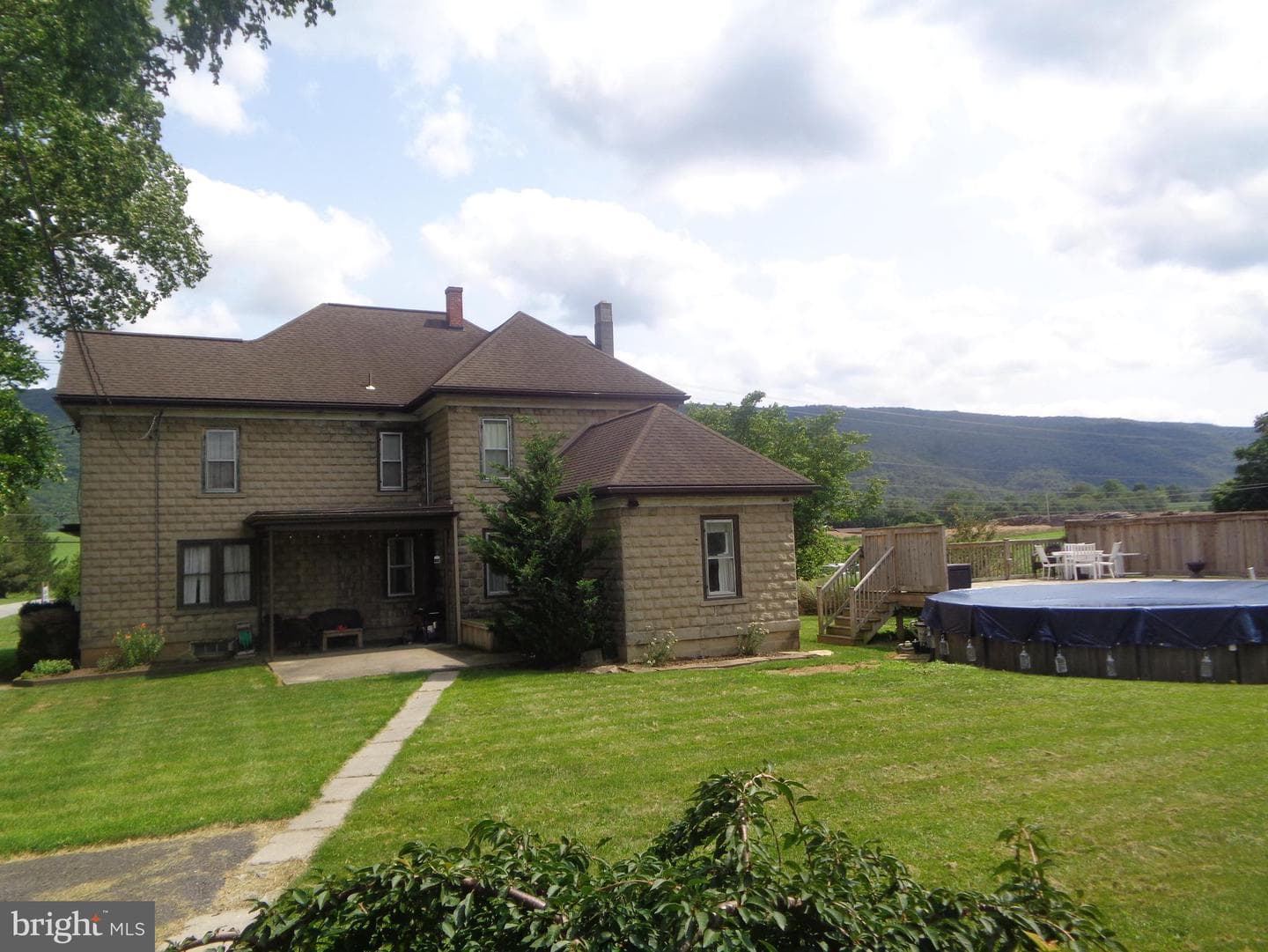 2272 Green Lane photo 3