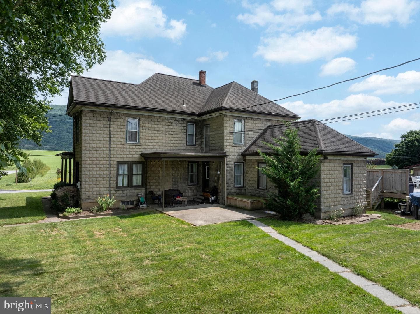 2272 Green Lane photo 4