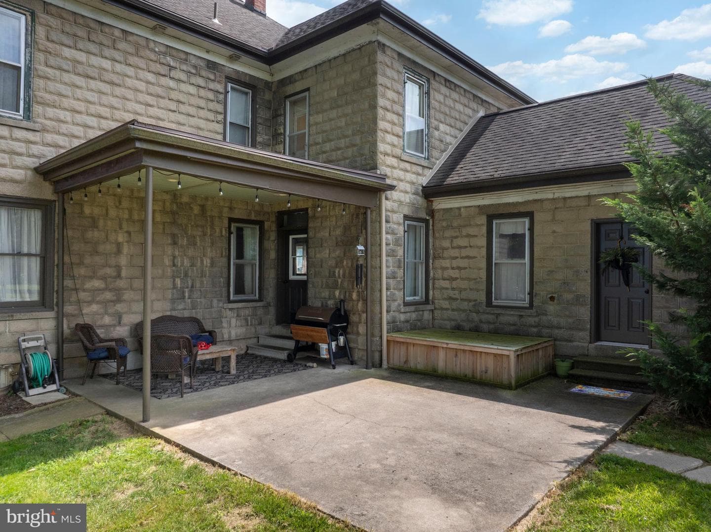 2272 Green Lane photo 5