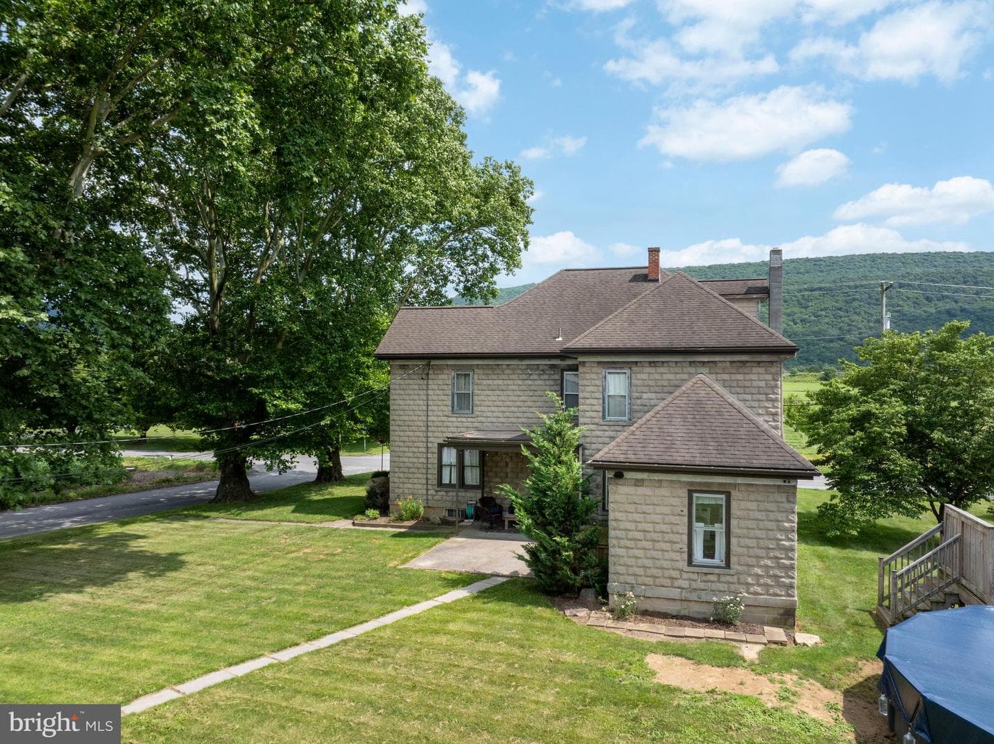 2272 Green Lane photo 6