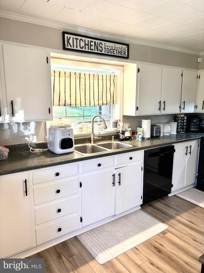 720 E Freedom Avenue, Burnham