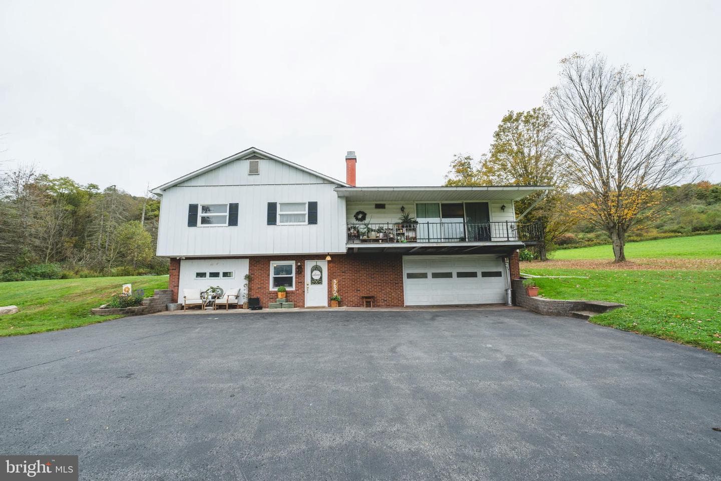 5690 Route 46 photo 2