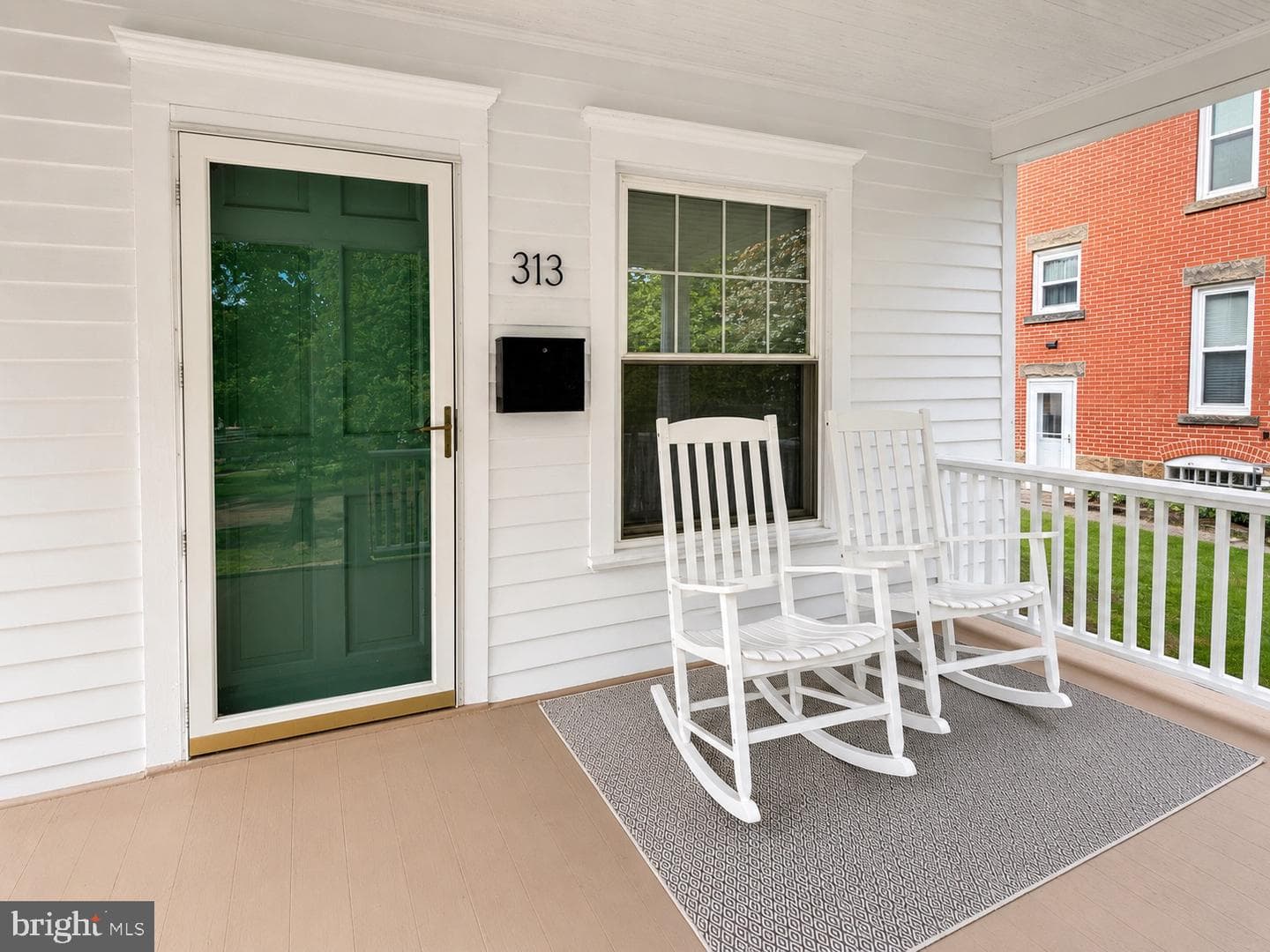 313 Pine Ave photo 3