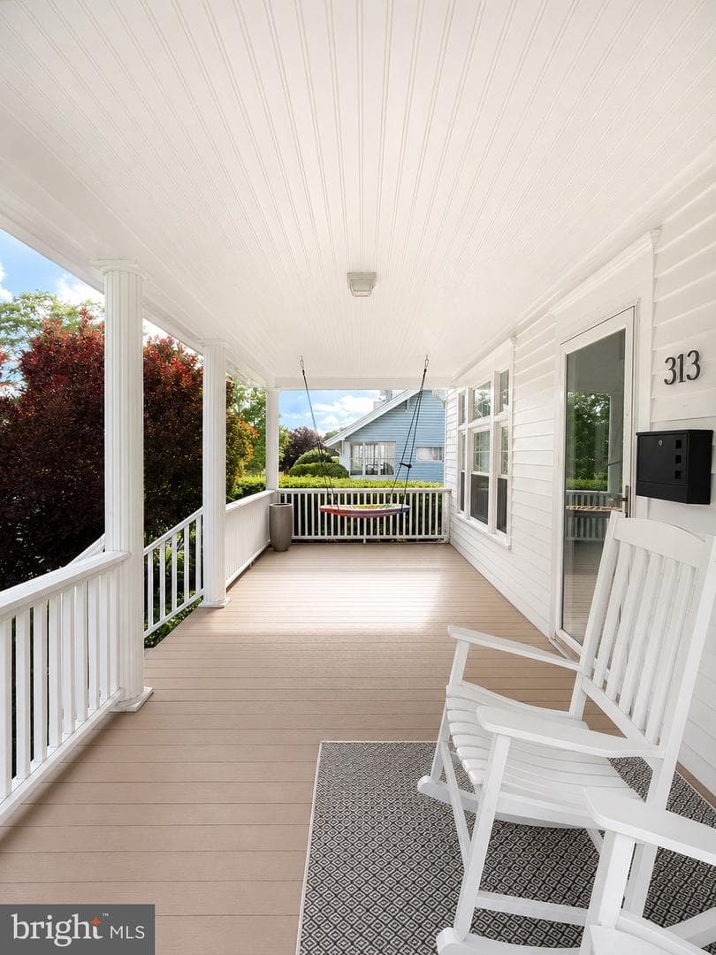 313 Pine Ave photo 4